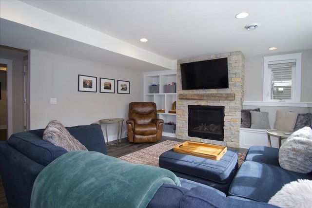 1011 Tara Lane, Waunakee, WI 53597