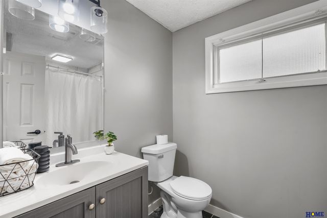 6626 Bethany Park Drive, Lincoln, NE 68505