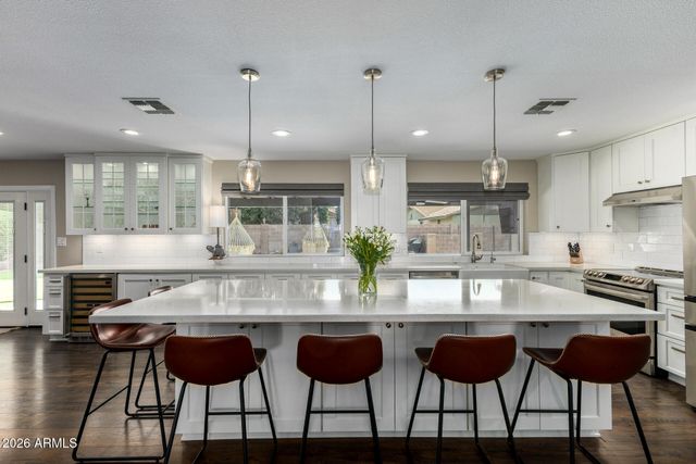 15817 N MOON VALLEY Drive, Phoenix, AZ 85022