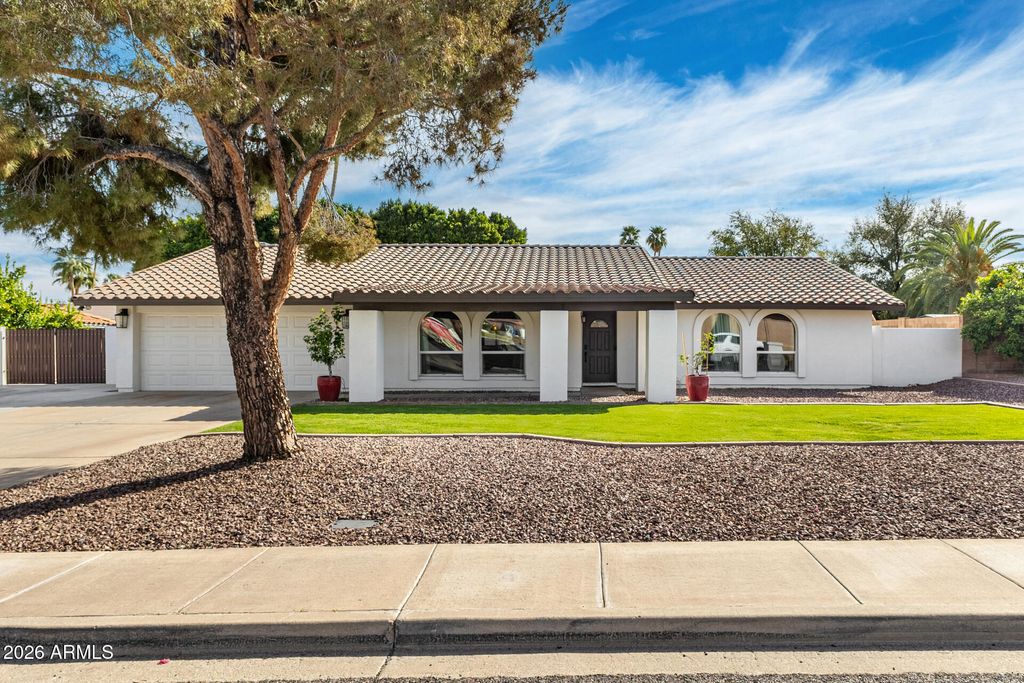 15817 N MOON VALLEY Drive, Phoenix, AZ 85022