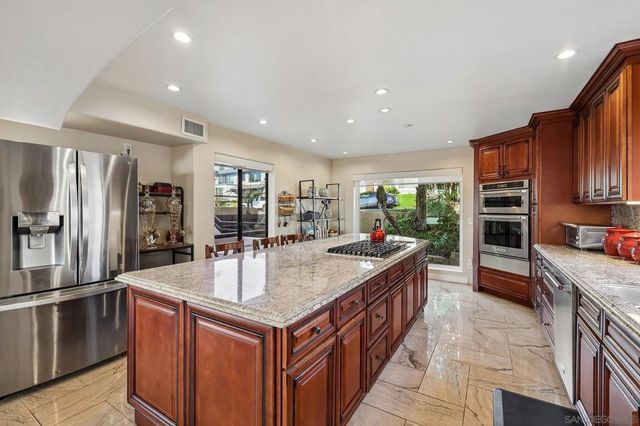 2070 Illion, San Diego, CA 92110