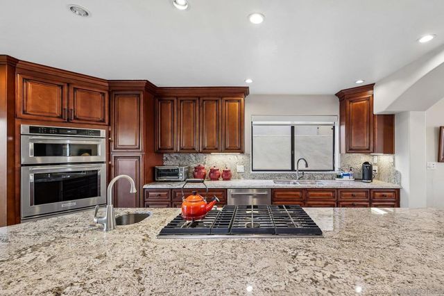 2070 Illion, San Diego, CA 92110