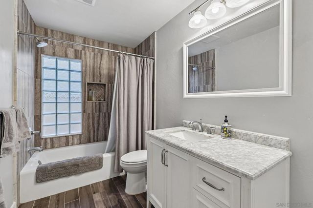 2070 Illion, San Diego, CA 92110