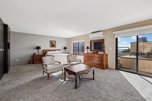2070 Illion, San Diego, CA 92110