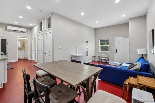 2070 Illion, San Diego, CA 92110