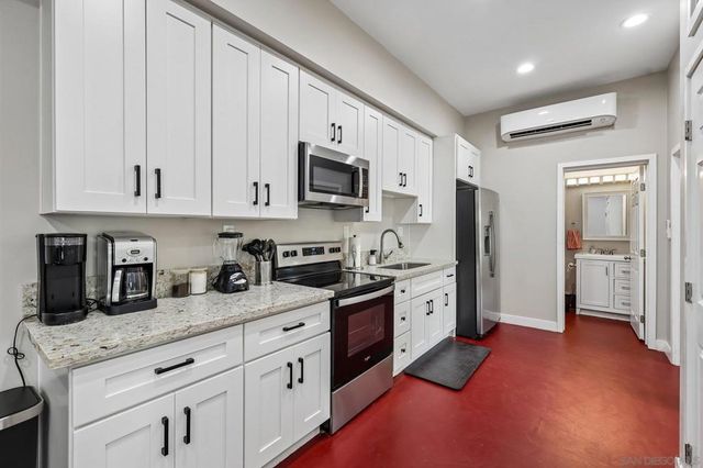 2070 Illion, San Diego, CA 92110