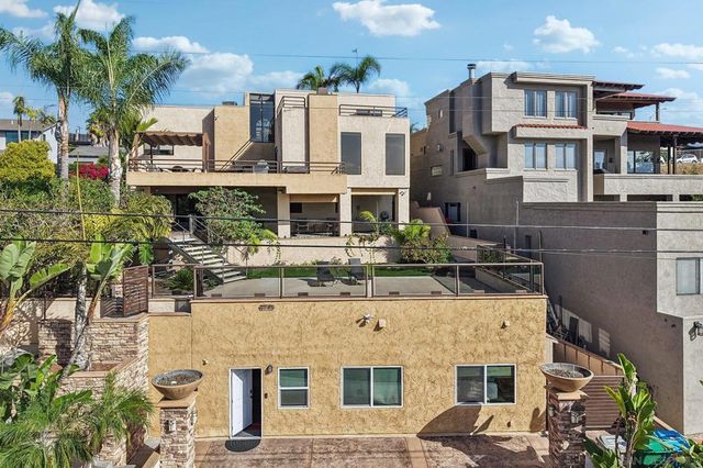 2070 Illion, San Diego, CA 92110