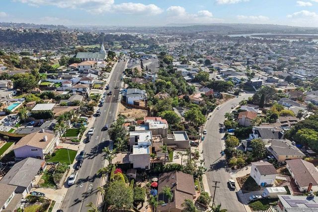 2070 Illion, San Diego, CA 92110