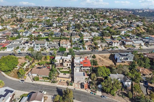 2070 Illion, San Diego, CA 92110