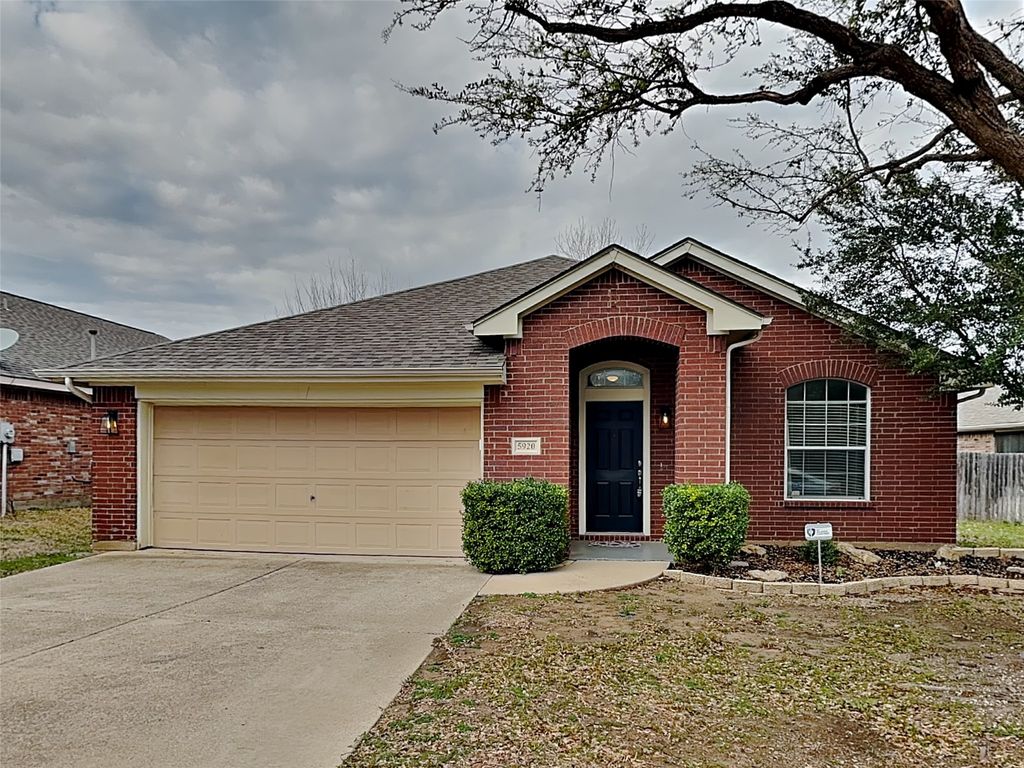 5920 Paloma Blanca Drive, Fort Worth, TX 76179