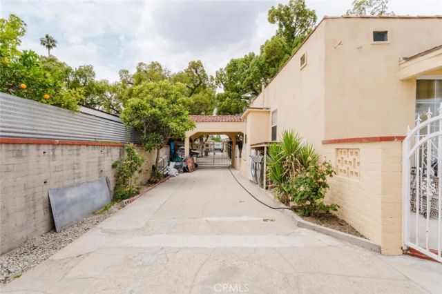 1232 Allen Avenue, Glendale, CA 91201
