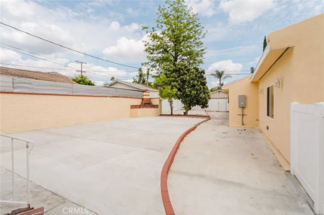 1232 Allen Avenue, Glendale, CA 91201