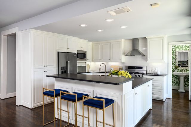 3935 Dunhaven Road, Dallas, TX 75220