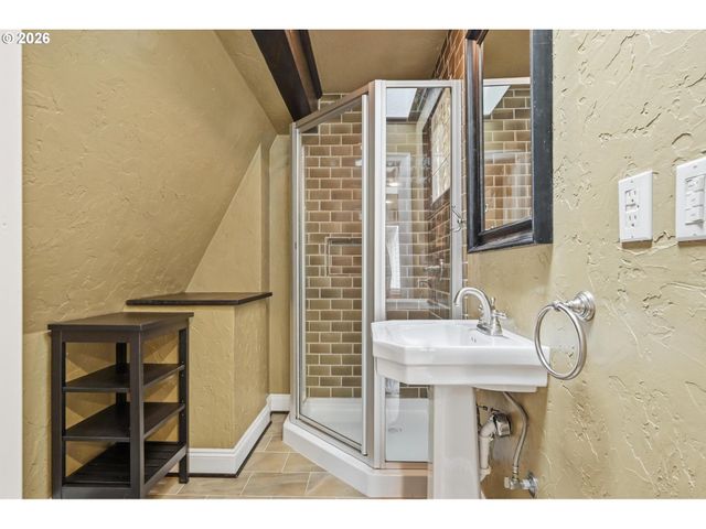 3334 Ne 45TH Ave, Portland, OR 97213