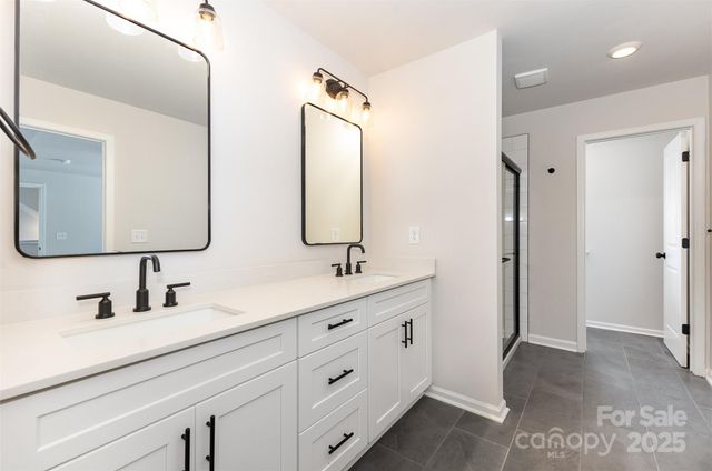 2043 Sadler Woods Lane, Charlotte, NC 28214