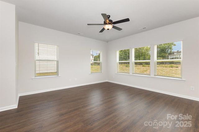 2043 Sadler Woods Lane, Charlotte, NC 28214