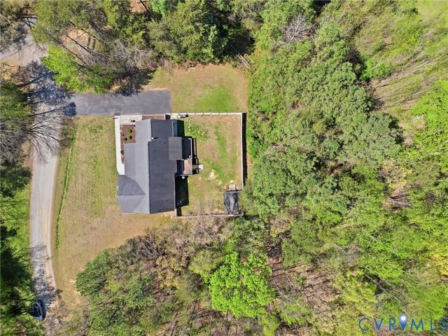 15286 Teman Mill Rd, Beaverdam, VA 23015