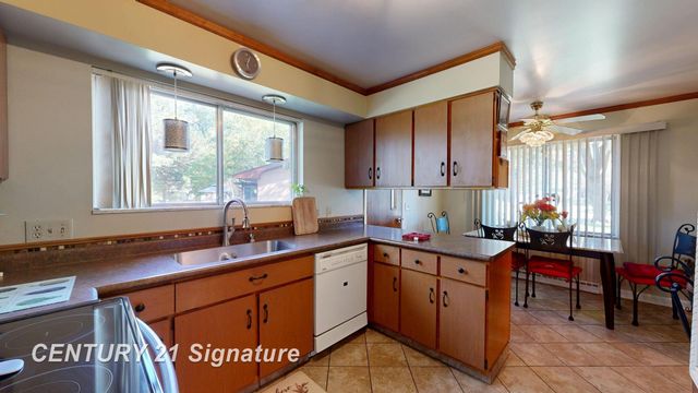47 Bretton Place, Saginaw, MI 48602