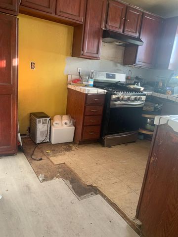 2125 Park Faith Ln, Modesto, CA 95358