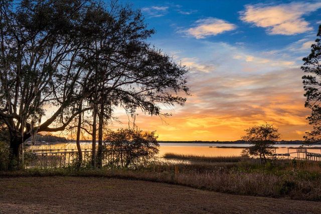 5713 Boone Haven Road, Wadmalaw Island, SC 29487