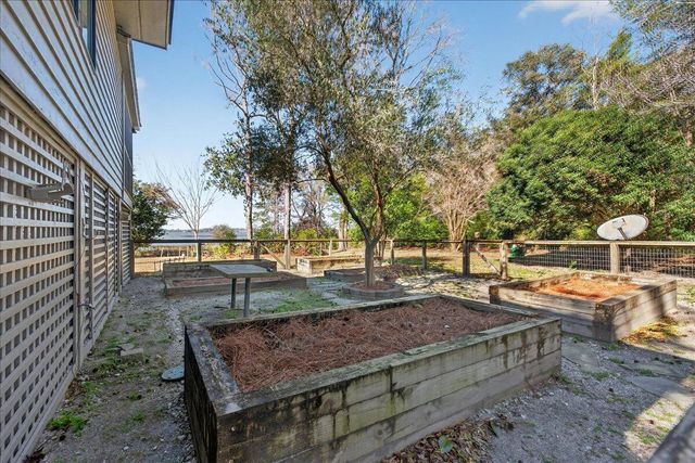 5713 Boone Haven Road, Wadmalaw Island, SC 29487