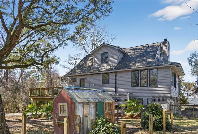 5713 Boone Haven Road, Wadmalaw Island, SC 29487