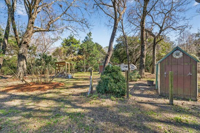 5713 Boone Haven Road, Wadmalaw Island, SC 29487