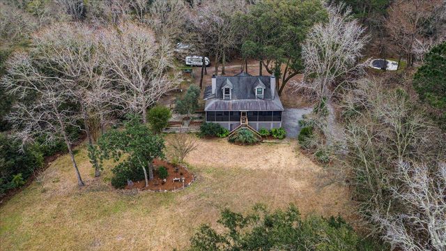 5713 Boone Haven Road, Wadmalaw Island, SC 29487