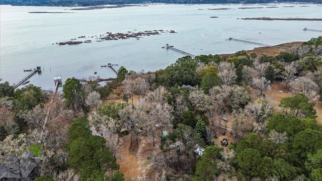 5713 Boone Haven Road, Wadmalaw Island, SC 29487