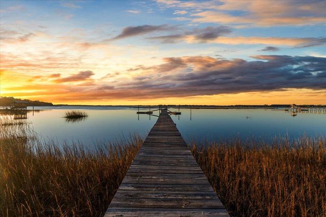 5713 Boone Haven Road, Wadmalaw Island, SC 29487