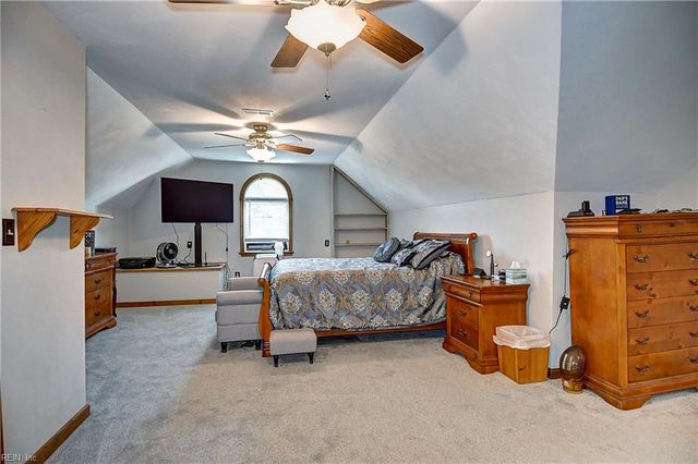 1329 Creekview Dr, Chesapeake, VA 23321