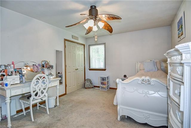 1329 Creekview Dr, Chesapeake, VA 23321
