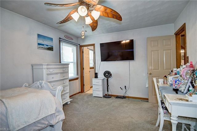 1329 Creekview Dr, Chesapeake, VA 23321