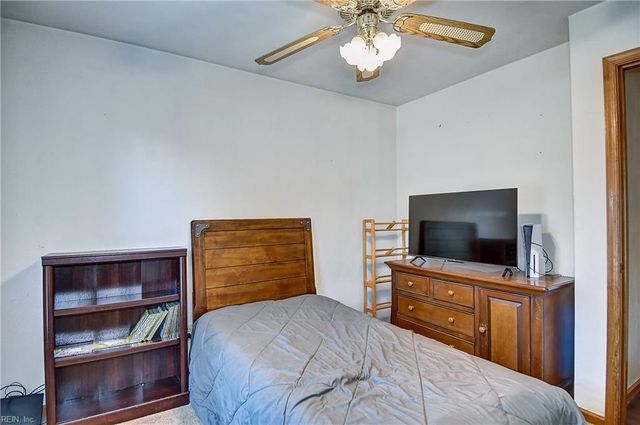 1329 Creekview Dr, Chesapeake, VA 23321