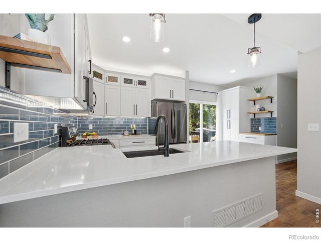 4039 Stoney Creek Drive, Fort Collins, CO 80525