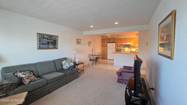 210 5th Avenue 29a, Belmar, NJ 07719