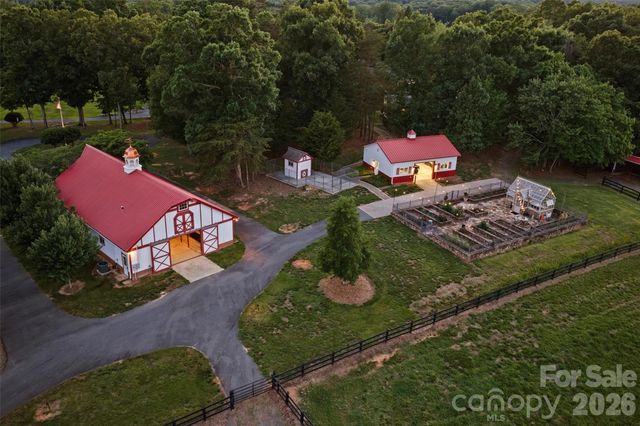 172 Tuckertown Road, New London, NC 28127