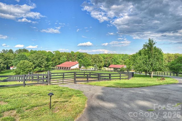 172 Tuckertown Road, New London, NC 28127
