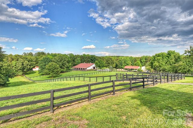 172 Tuckertown Road, New London, NC 28127