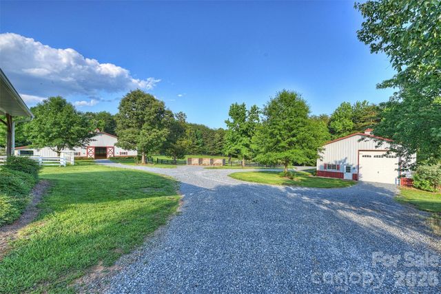 172 Tuckertown Road, New London, NC 28127