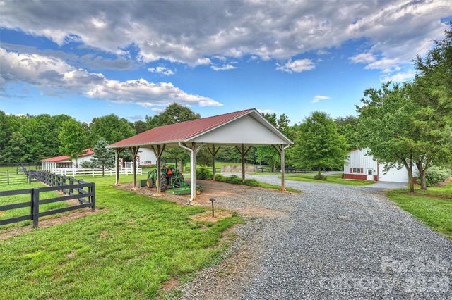 172 Tuckertown Road, New London, NC 28127