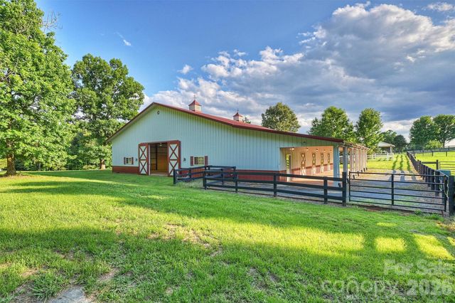172 Tuckertown Road, New London, NC 28127