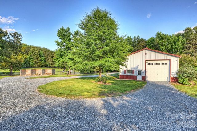 172 Tuckertown Road, New London, NC 28127