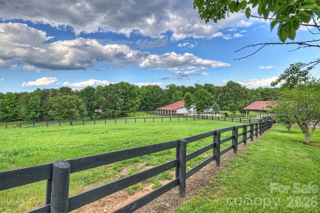 172 Tuckertown Road, New London, NC 28127
