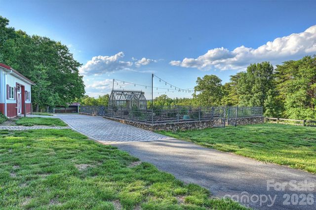 172 Tuckertown Road, New London, NC 28127