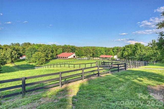 172 Tuckertown Road, New London, NC 28127