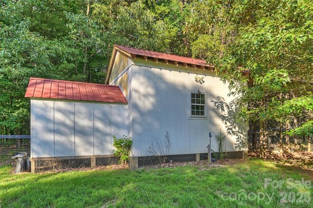 172 Tuckertown Road, New London, NC 28127