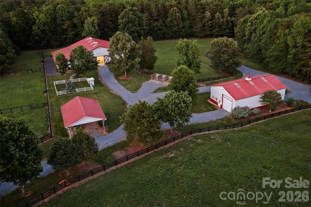 172 Tuckertown Road, New London, NC 28127