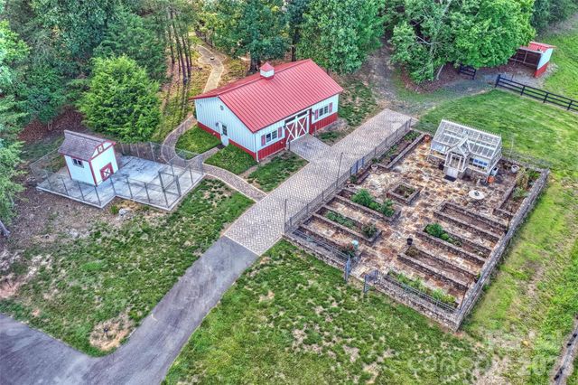 172 Tuckertown Road, New London, NC 28127