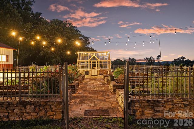 172 Tuckertown Road, New London, NC 28127